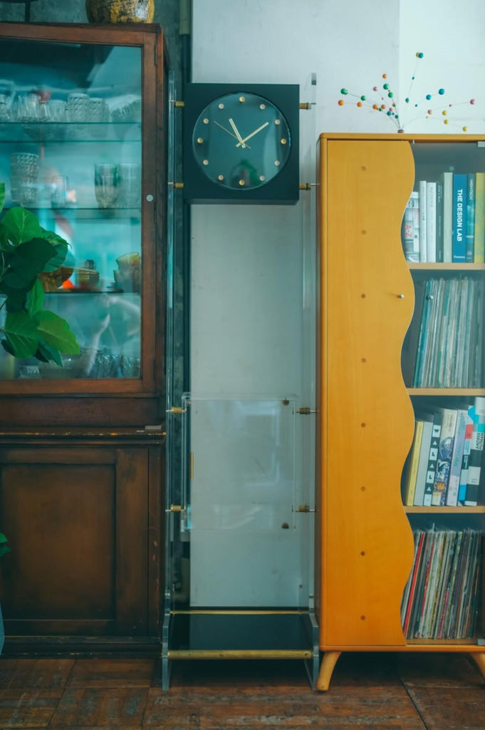 アクリル製の置き時計