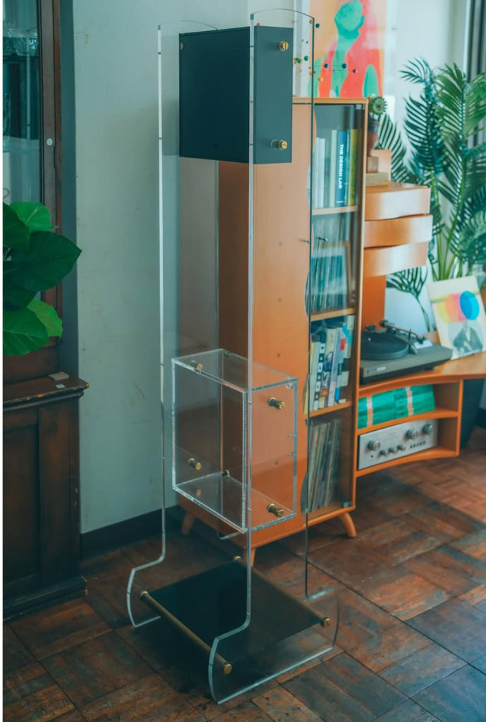 アクリル製の置き時計