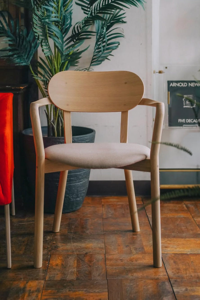 Karimoku New StandardのCastor Armchair Plus Pad(未使用品)