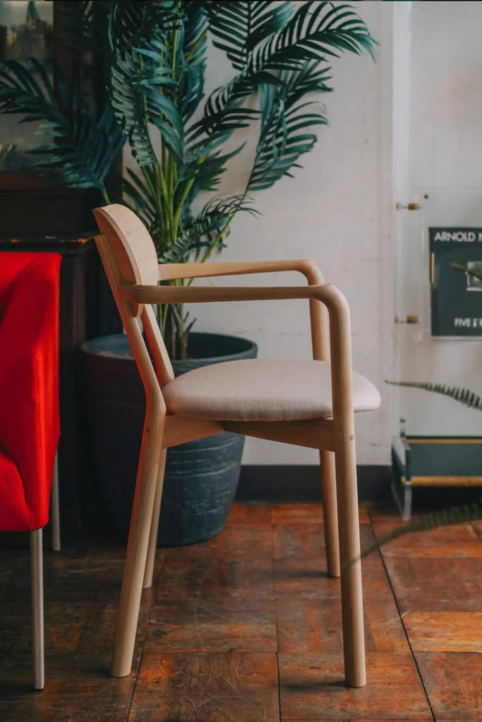 Karimoku New StandardのCastor Armchair Plus Pad(未使用品)