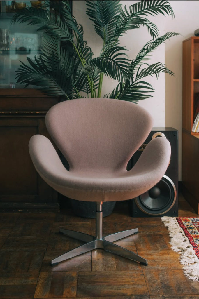 スワンチェア リプロダクト グレージュ