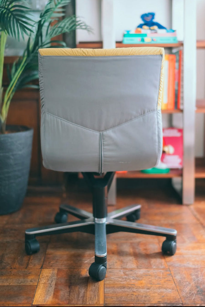 Fritz Hansen independenceチェア(イエロー)