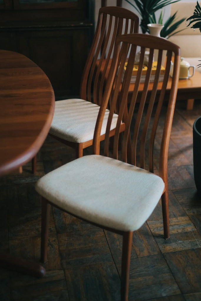デンマーク製ダイニングチェア