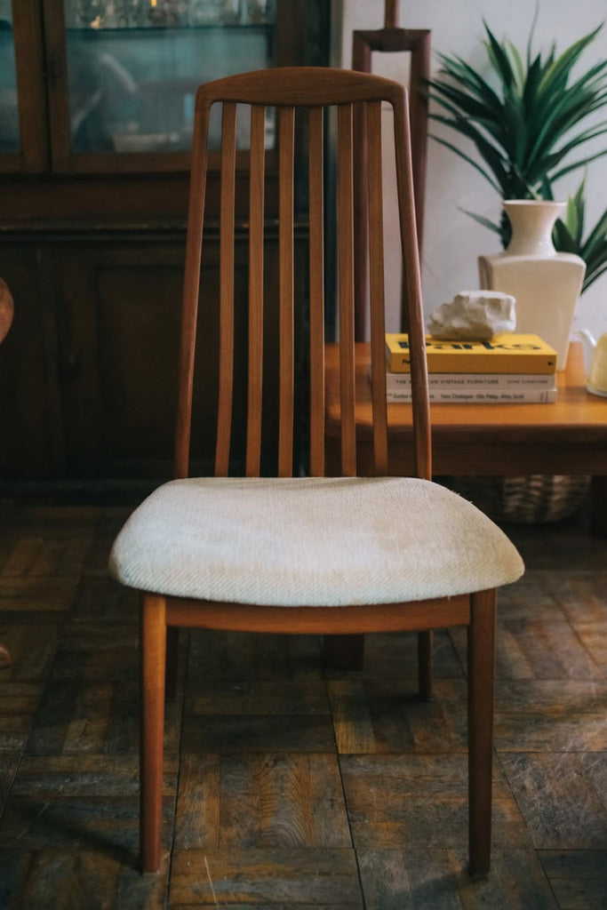 デンマーク製ダイニングチェア