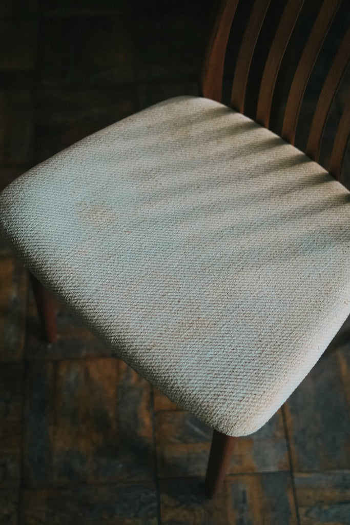 デンマーク製ダイニングチェア