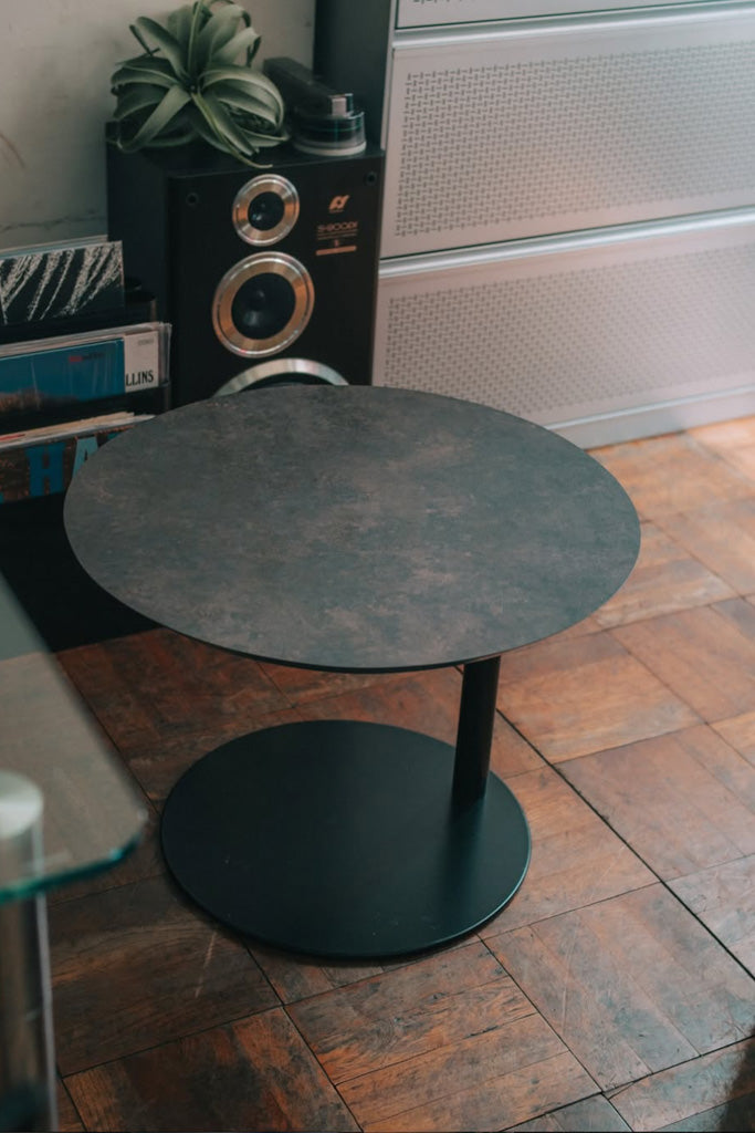 スチール製サイドテーブル