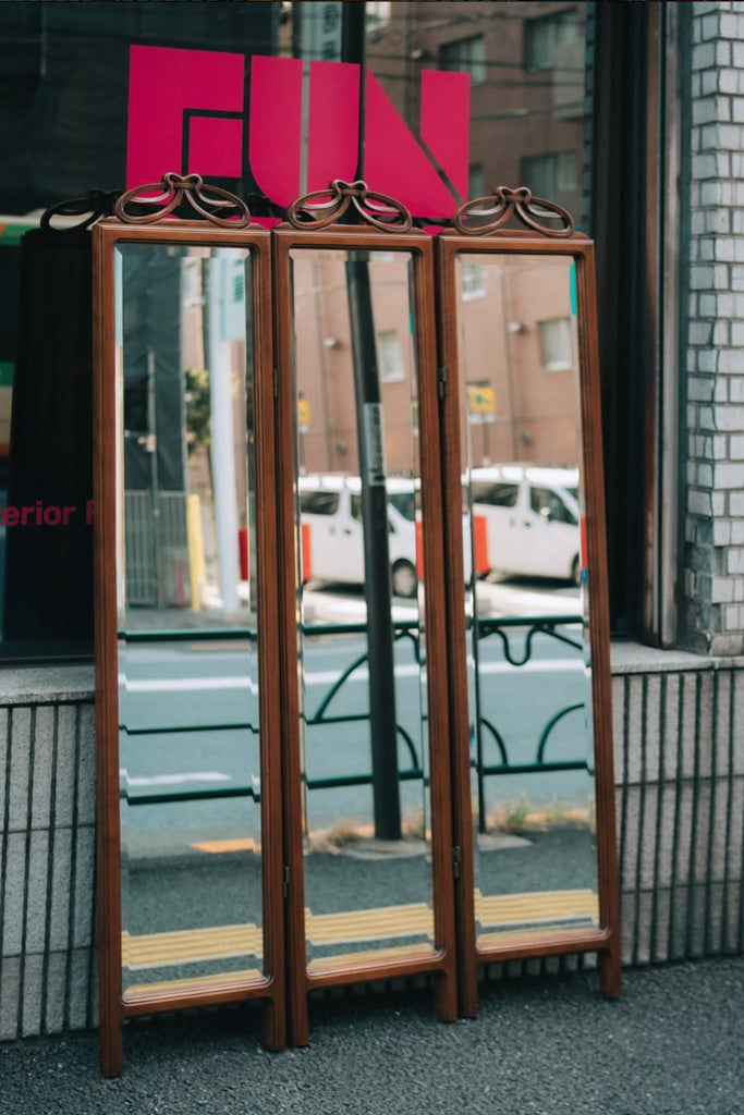 マルニ木工の三面鏡パーテーション