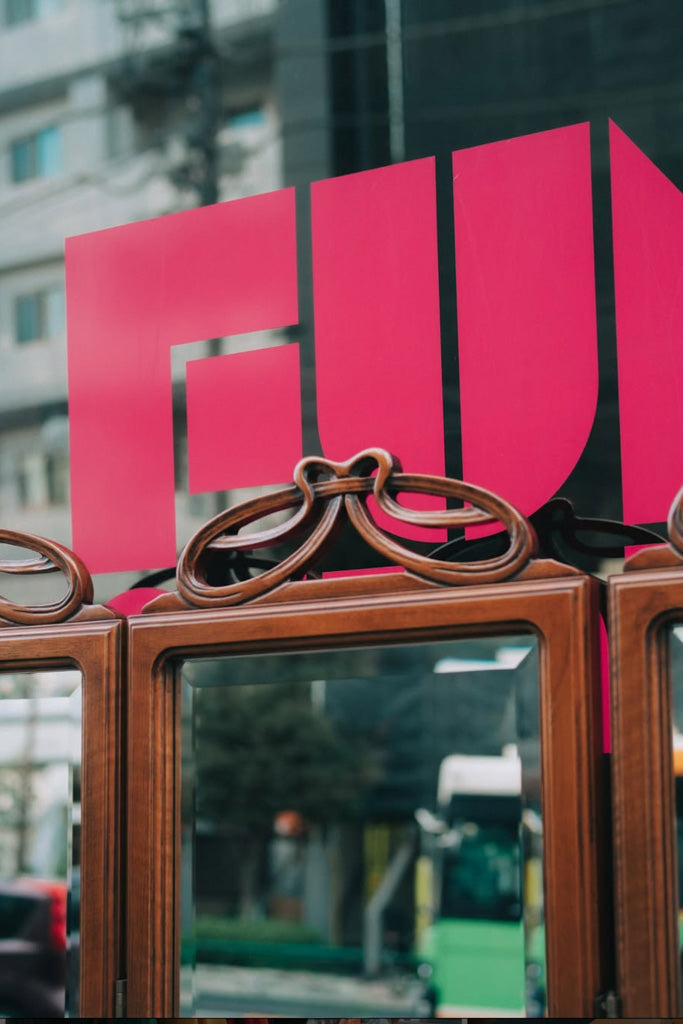 マルニ木工の三面鏡パーテーション