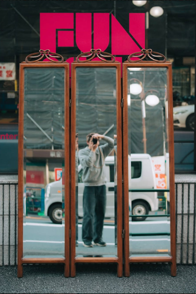 マルニ木工の三面鏡パーテーション