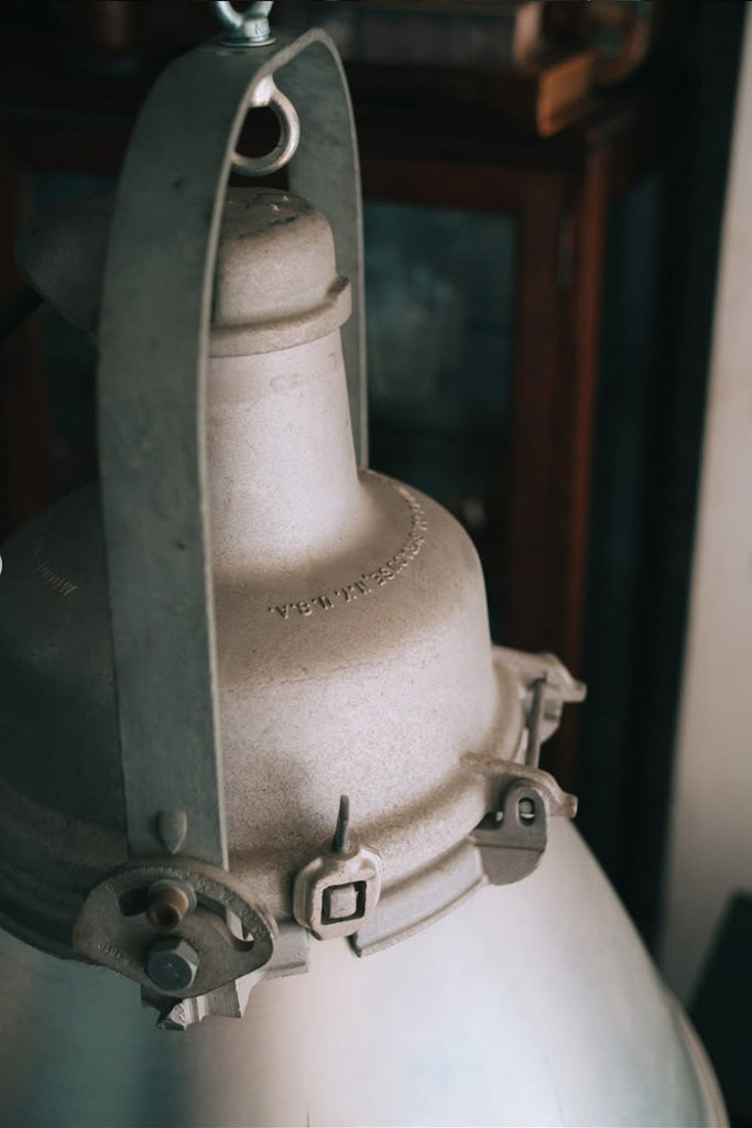 Crouse-Hinds社製インダストリアルランプ