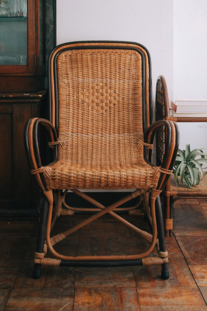 ラタンのアームチェア