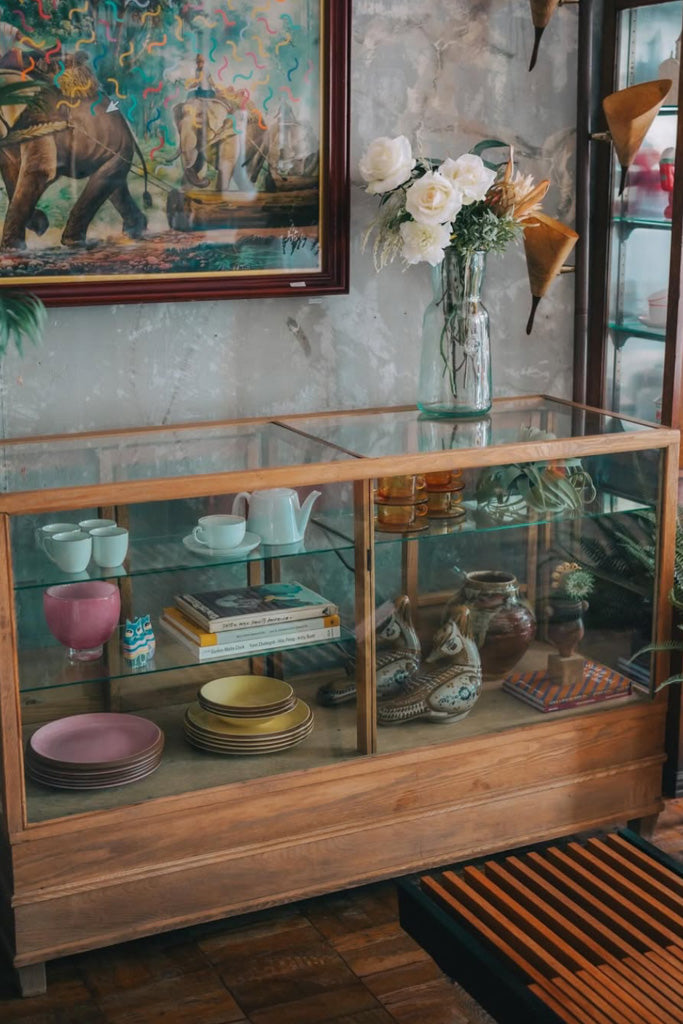 オーク材のカウンターショーケース