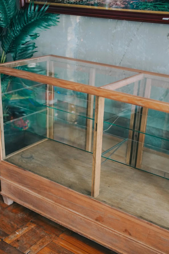 オーク材のカウンターショーケース