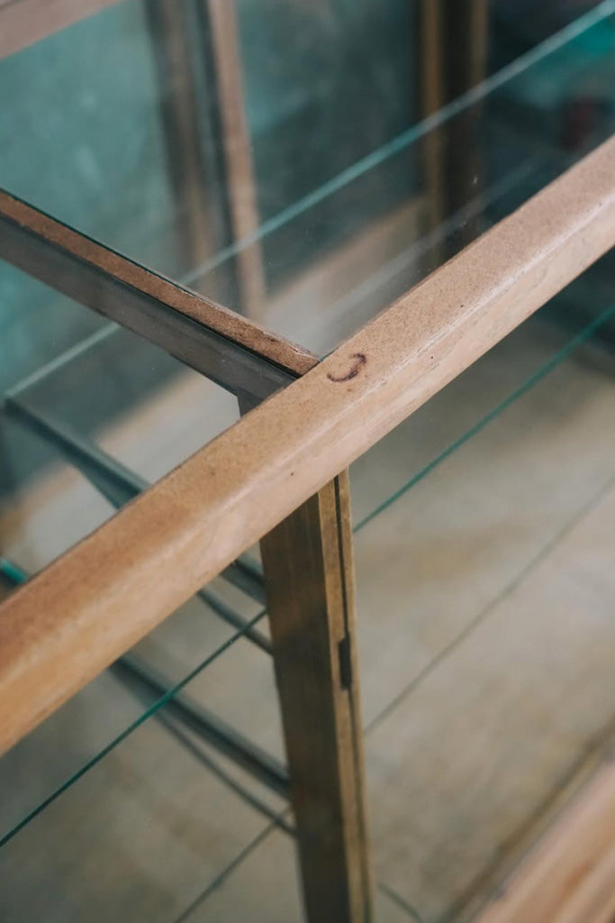 オーク材のカウンターショーケース