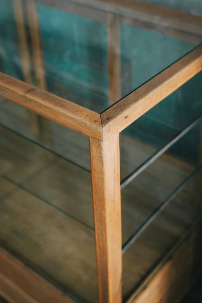 オーク材のカウンターショーケース