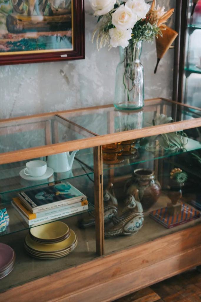 オーク材のカウンターショーケース