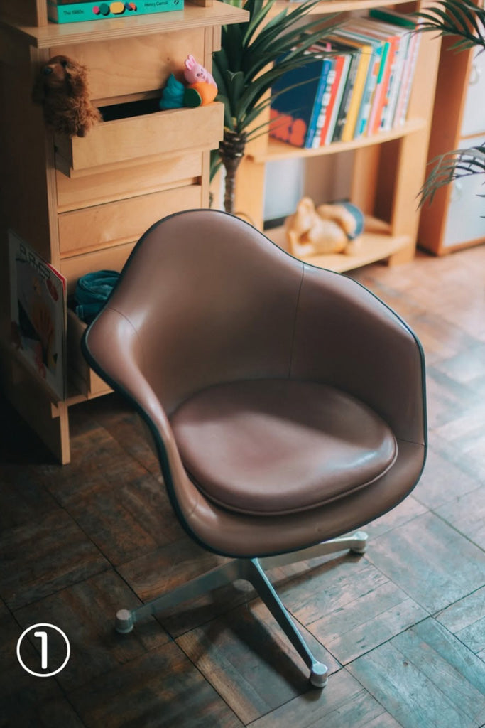 ハーマンミラーアームシェルチェア①