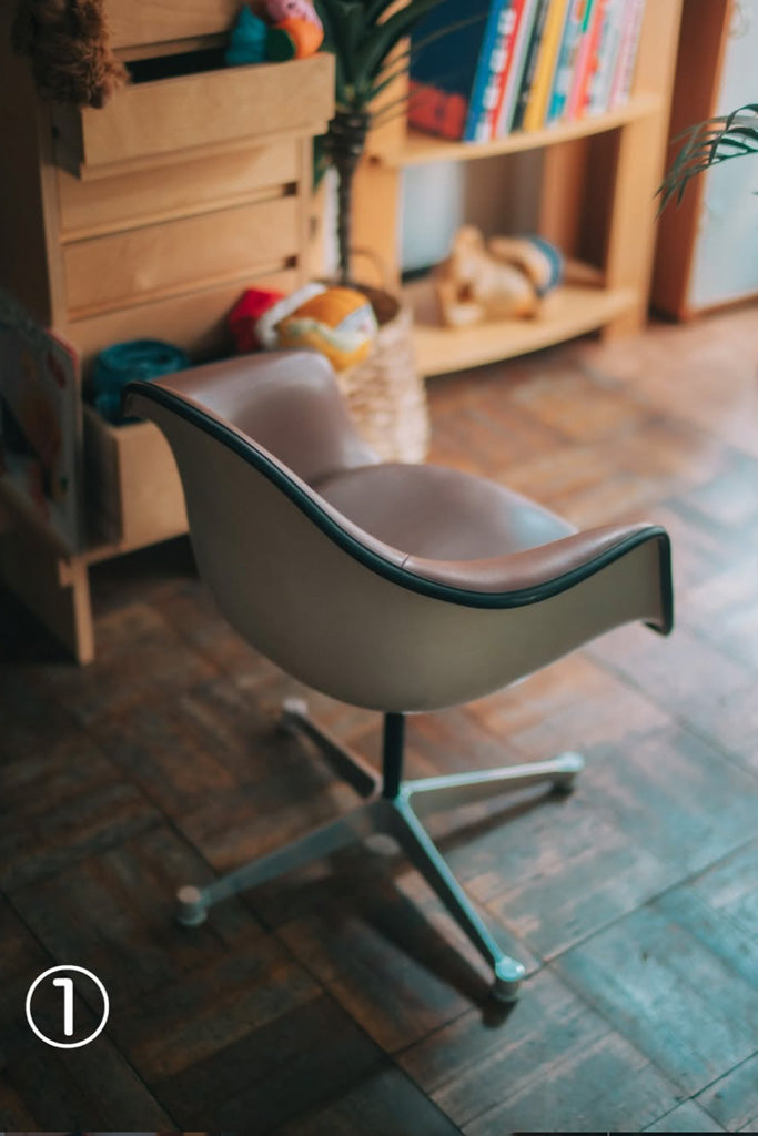 ハーマンミラーアームシェルチェア①