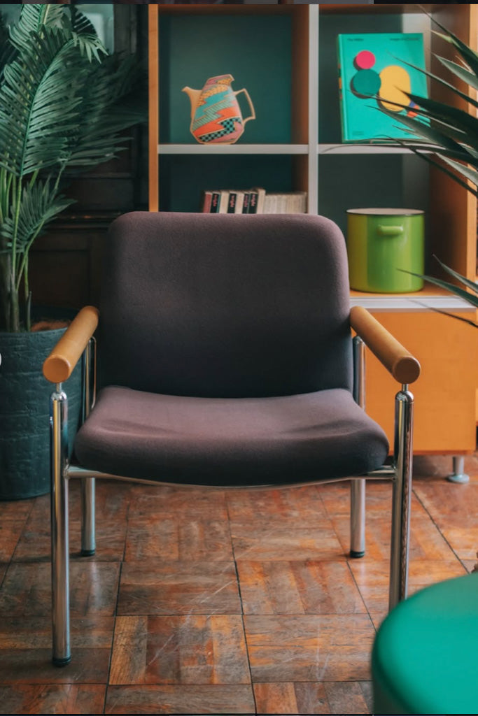 PLUS アームチェア(焼けあり)