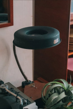 拡大鏡付きデスクランプ