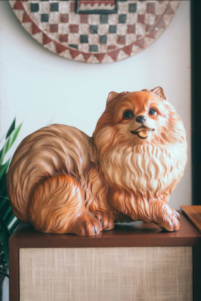 ポメラニアンの陶器の置物