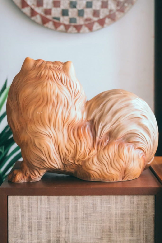 ポメラニアンの陶器の置物