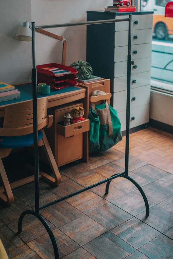 黒ハンガーラック