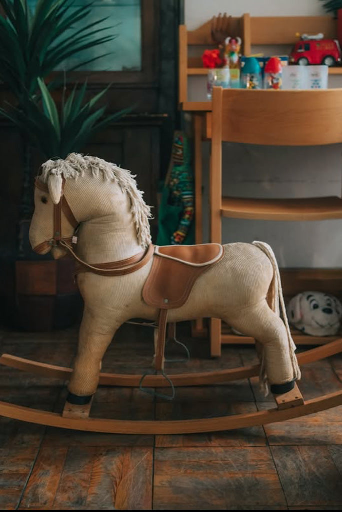 ポーランド製ロッキングホース
