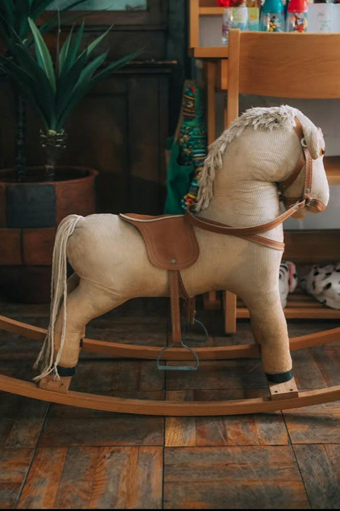 ポーランド製ロッキングホース