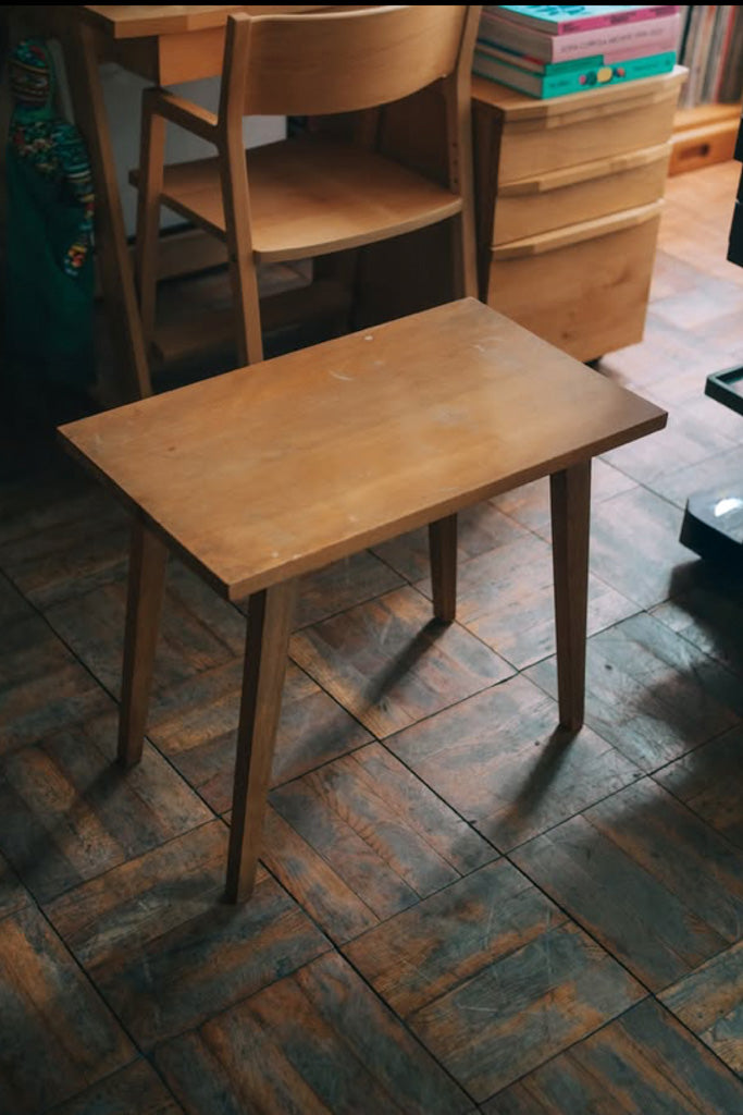 木製サイドテーブル