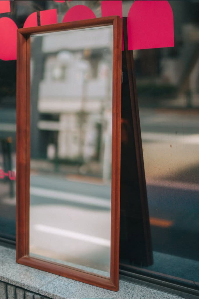 チーク材壁掛け鏡