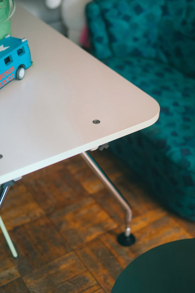 vitra AD-HOCテーブル