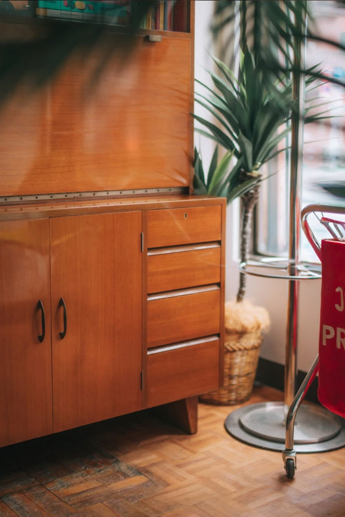 チーク材ライティングビューロー