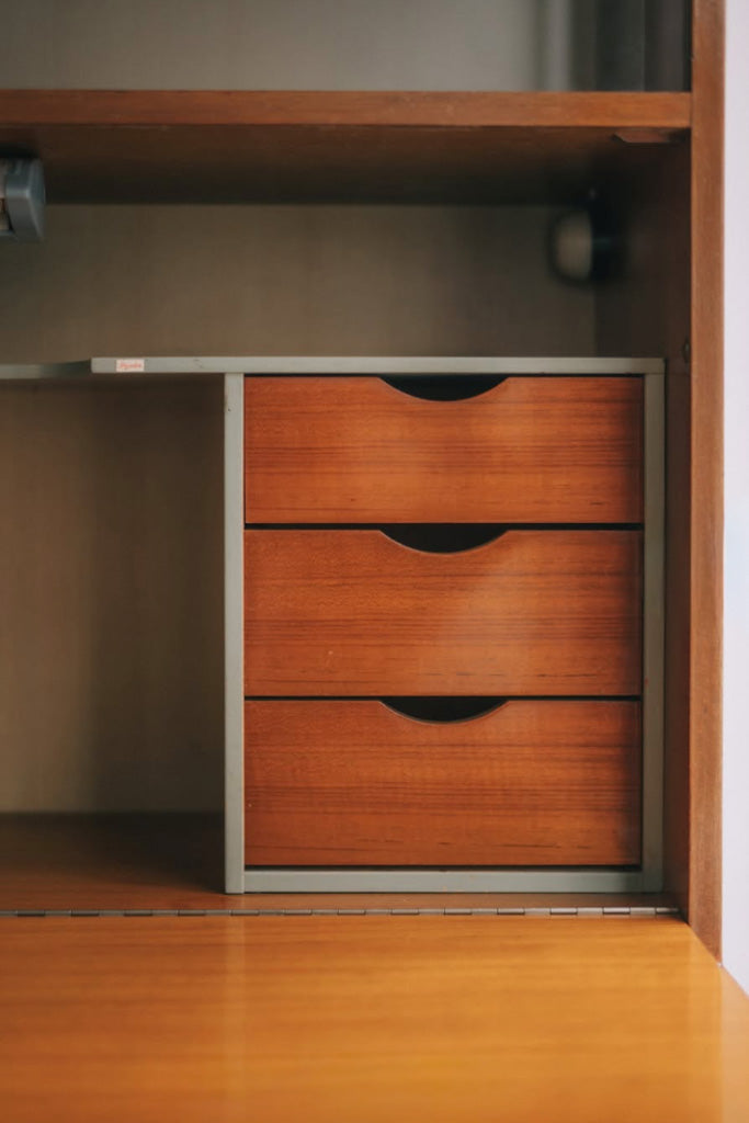 チーク材ライティングビューロー