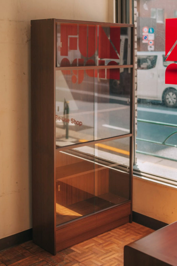 国産ガラス扉本棚