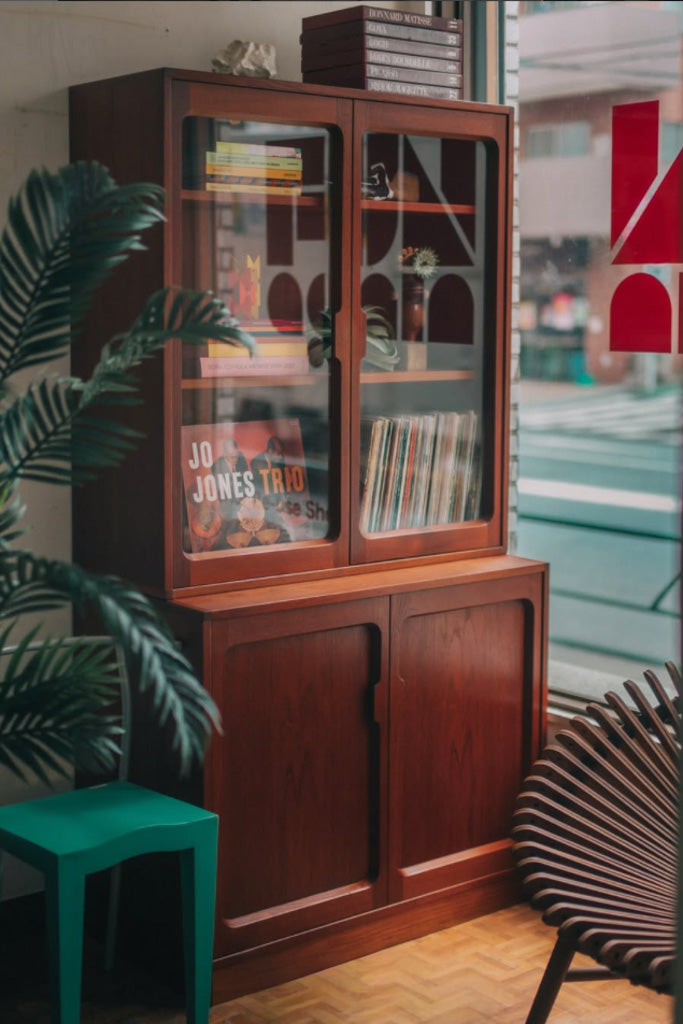 Karl Andersson & Sönerチークキャビネット