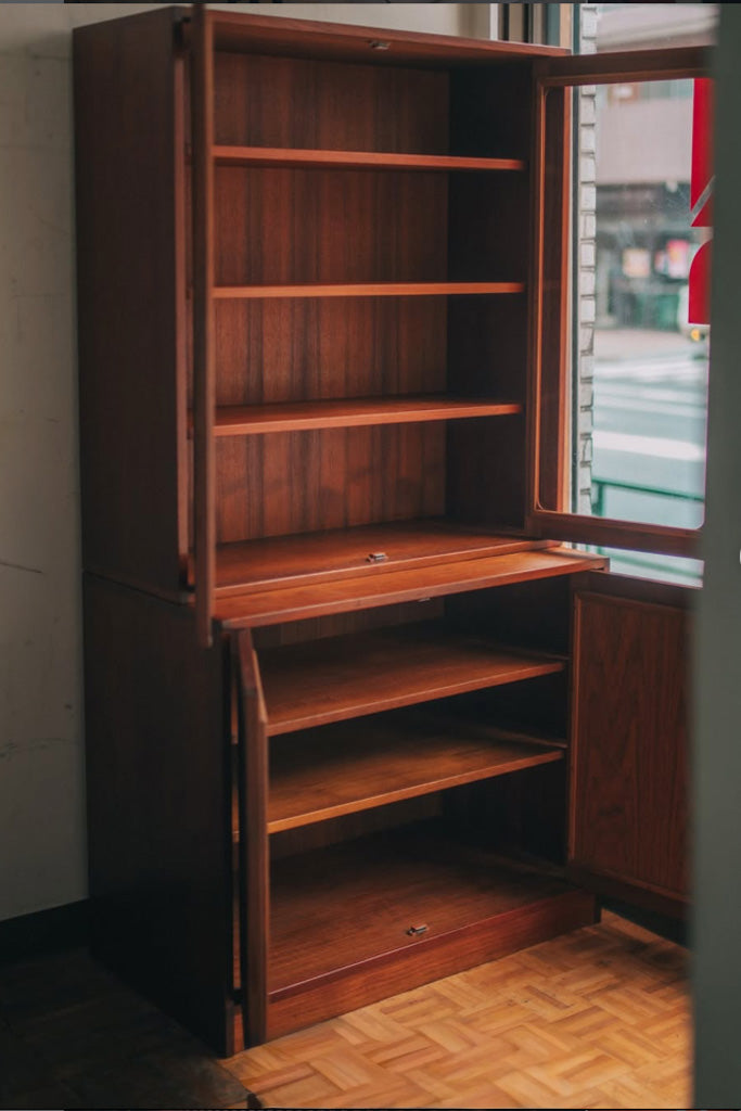 Karl Andersson & Sönerチークキャビネット