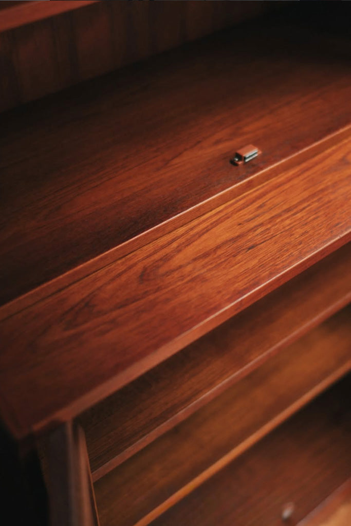 Karl Andersson & Sönerチークキャビネット