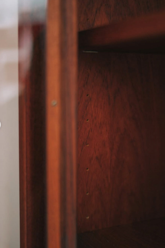 Karl Andersson & Sönerチークキャビネット