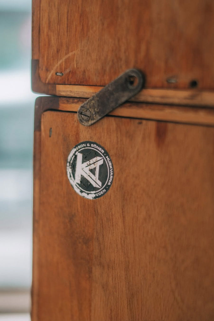 Karl Andersson & Sönerチークキャビネット