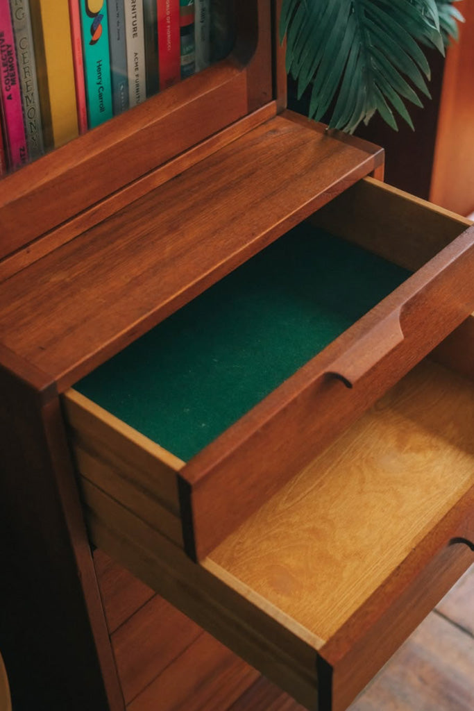 Karl Andersson & Sönerチーク材細長いキャビネット