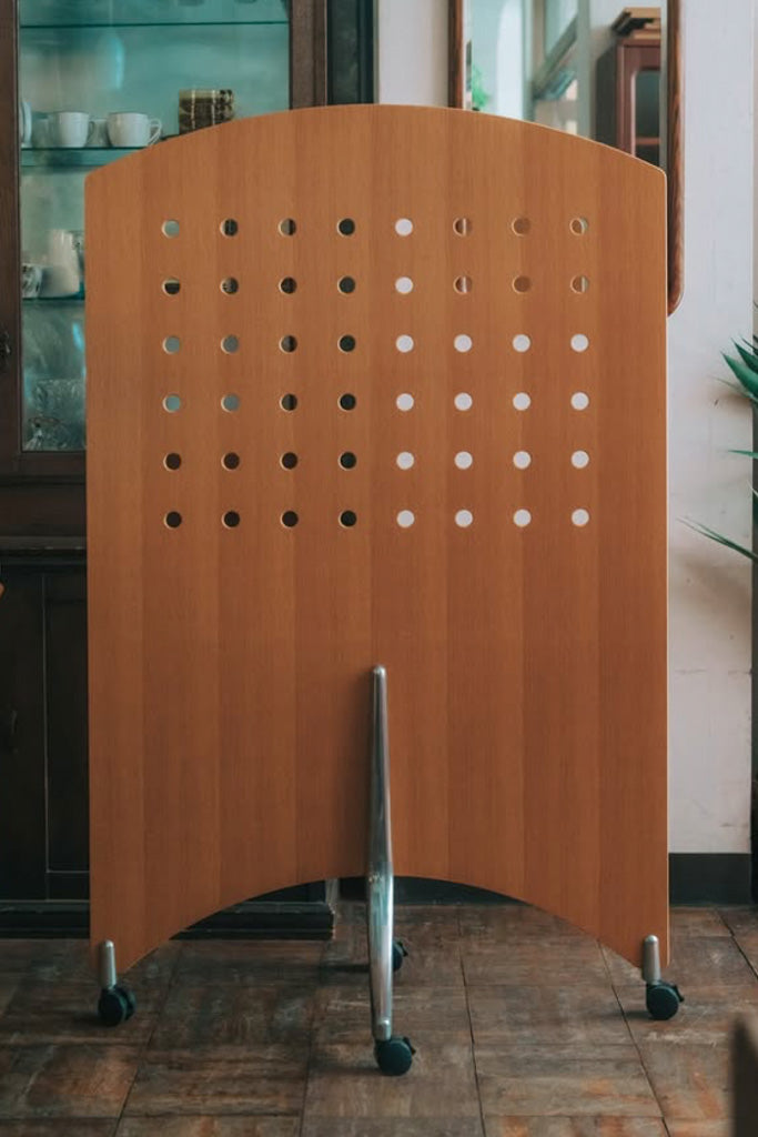 キャスター付きパーテーション