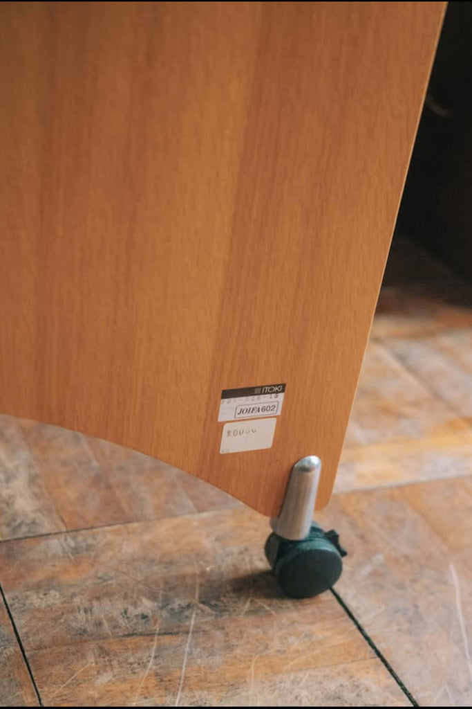 キャスター付きパーテーション