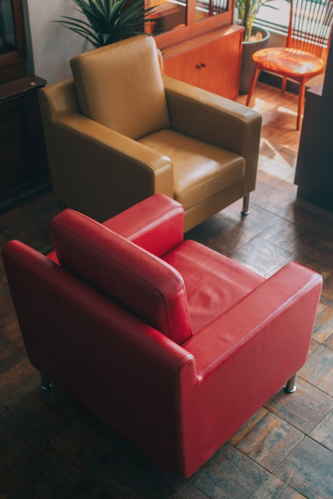 レザーラウンジチェア