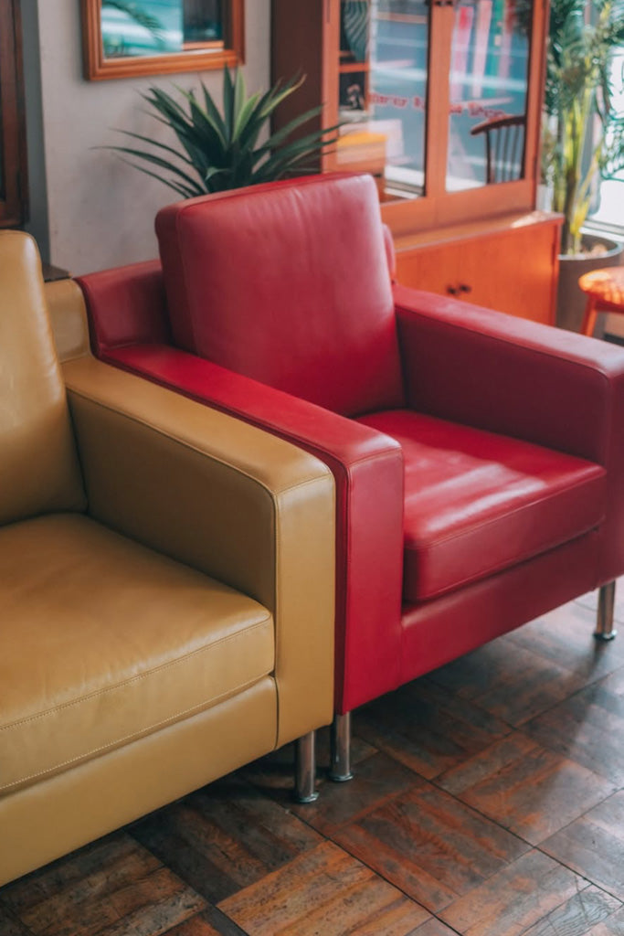 レザーラウンジチェア