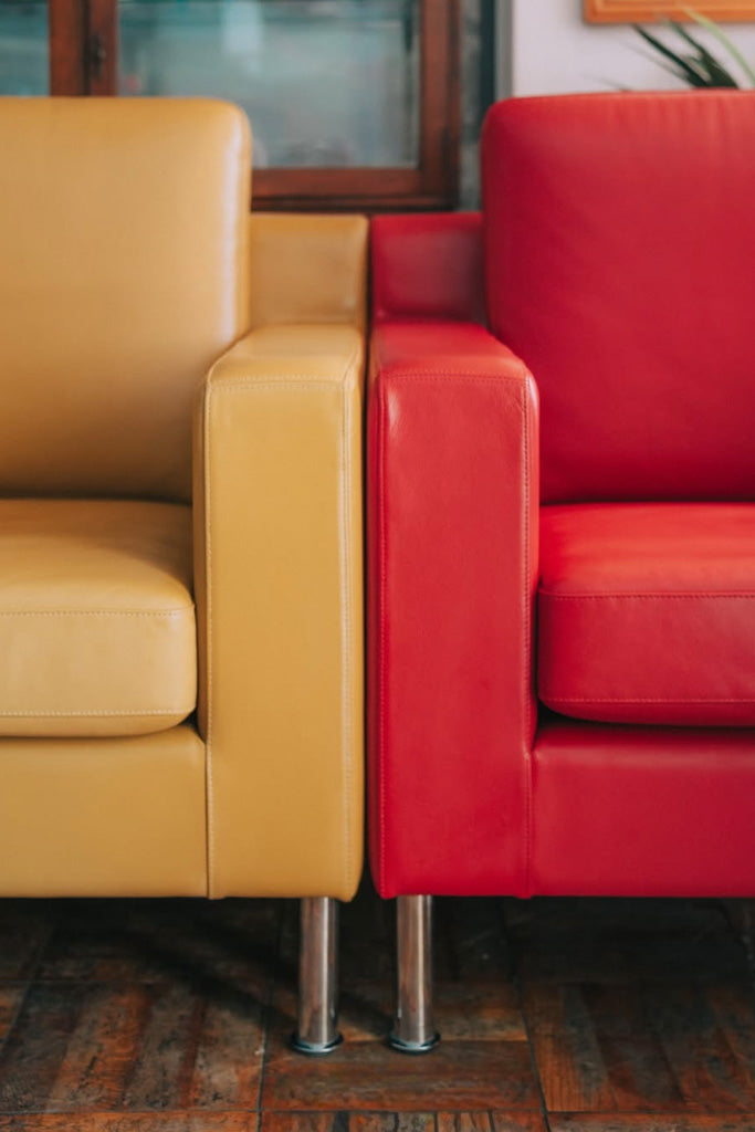 レザーラウンジチェア