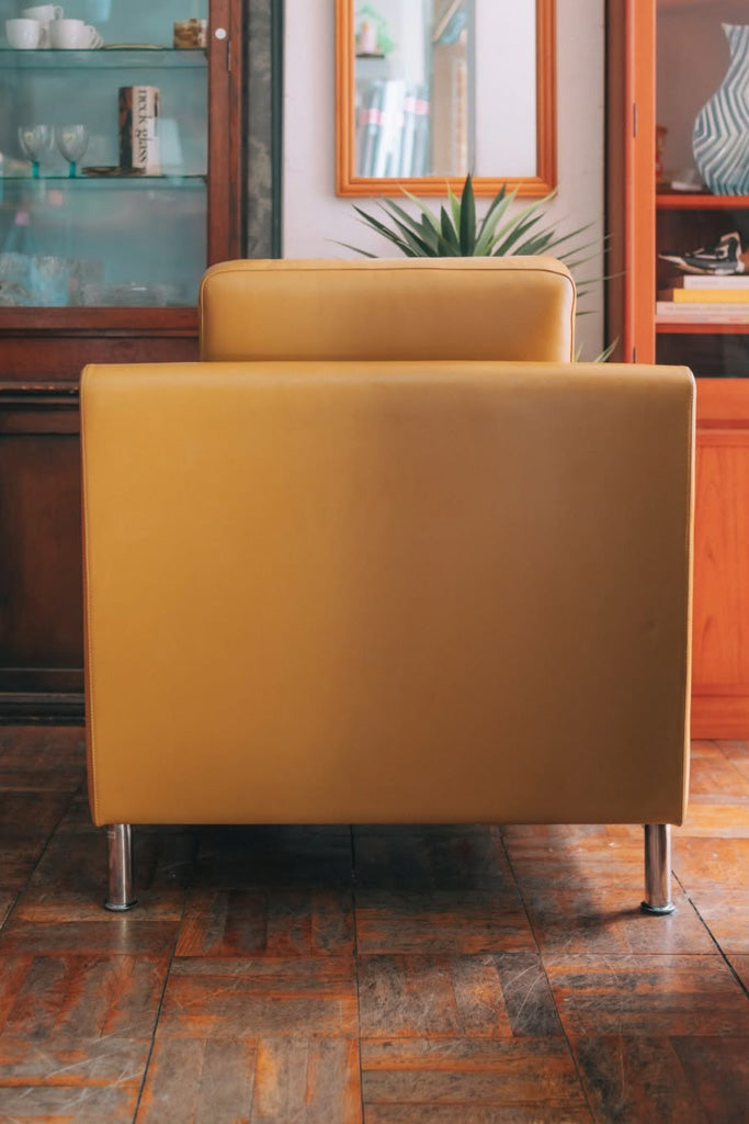 レザーラウンジチェア