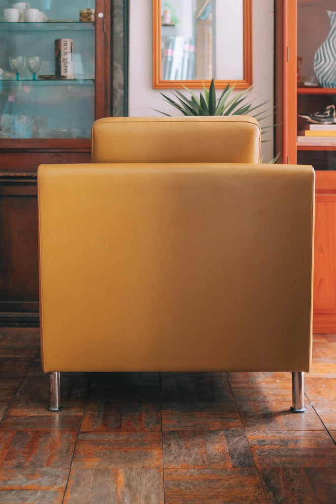 レザーラウンジチェア