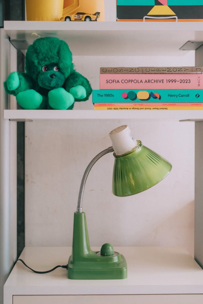 グリーンのテーブルライト