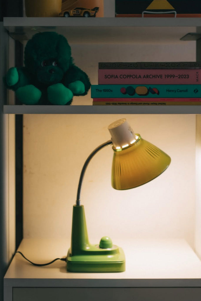 グリーンのテーブルライト